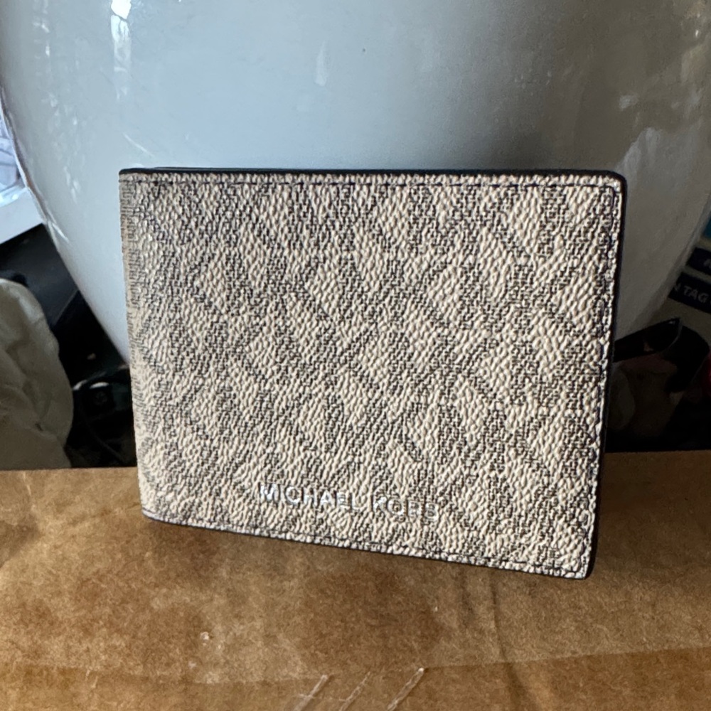 Michael Kors Pebbled Leather Card Holder - Cream